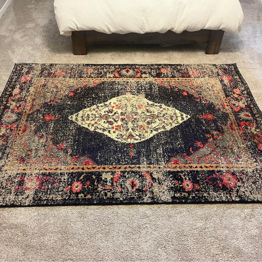 Elegant Black and Red Area Rug 5,3x7,7